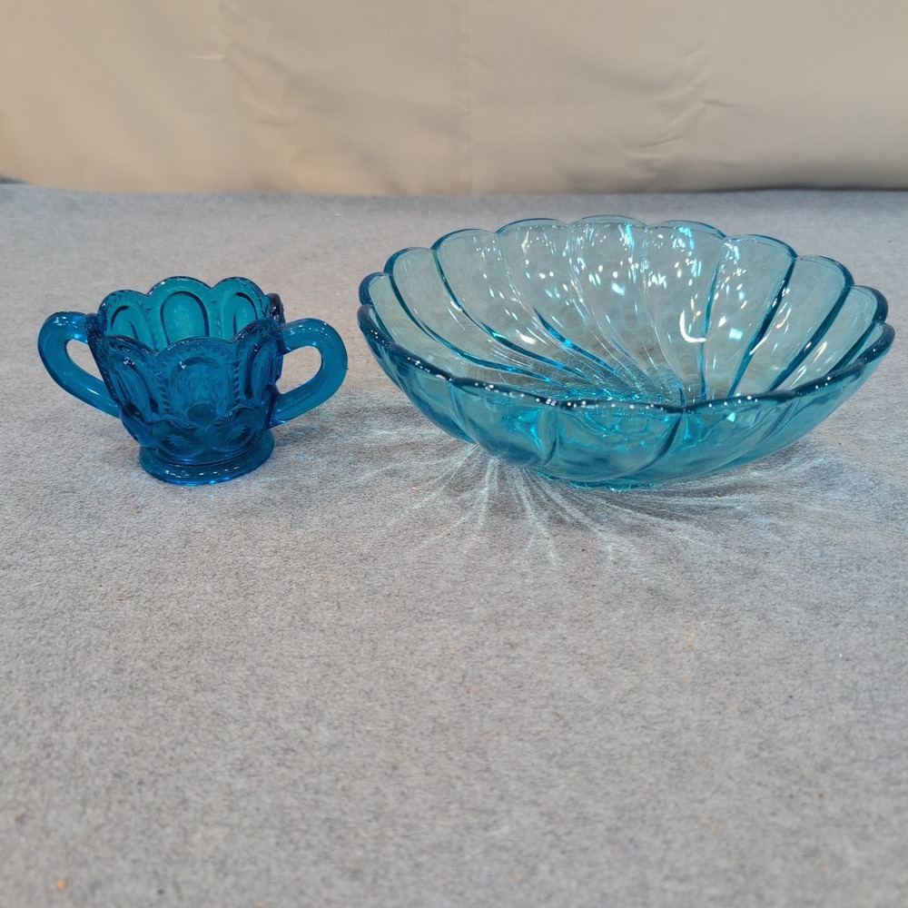 Vintage Blue Glassware Set Moon and Star Sugar Bowl & Scalloped Swirl Bowl Aqua - Picture 1 of 9
